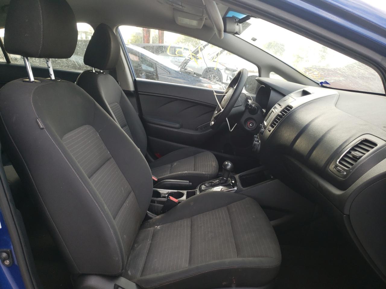 Photo 5 from auction – 2017 KIA FORTE LX with VIN 3KPFL4A75HE006898