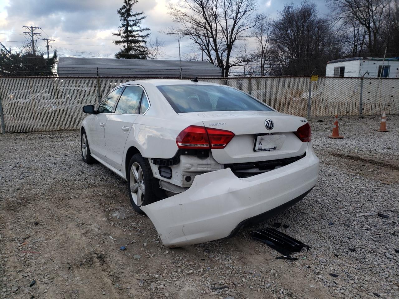 Photo 3 from auction – 2015 VOLKSWAGEN PASSAT SE with VIN 1VWBS7A39FC016576