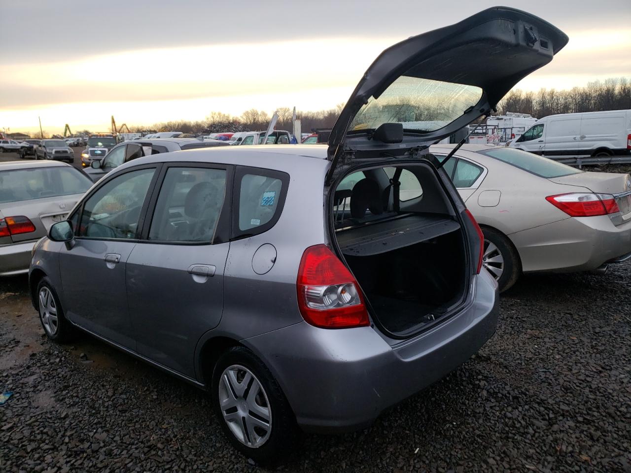Photo 3 from auction – 2008 HONDA FIT with VIN JHMGD37498S005497