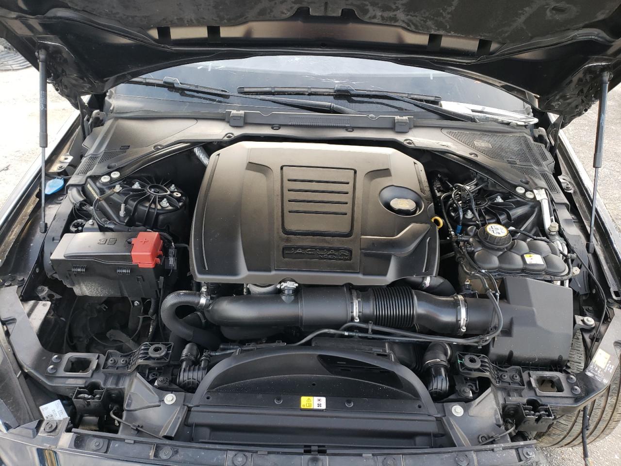Photo 7 from auction – 2019 JAGUAR XE with VIN SAJAR4FX7KCP50679