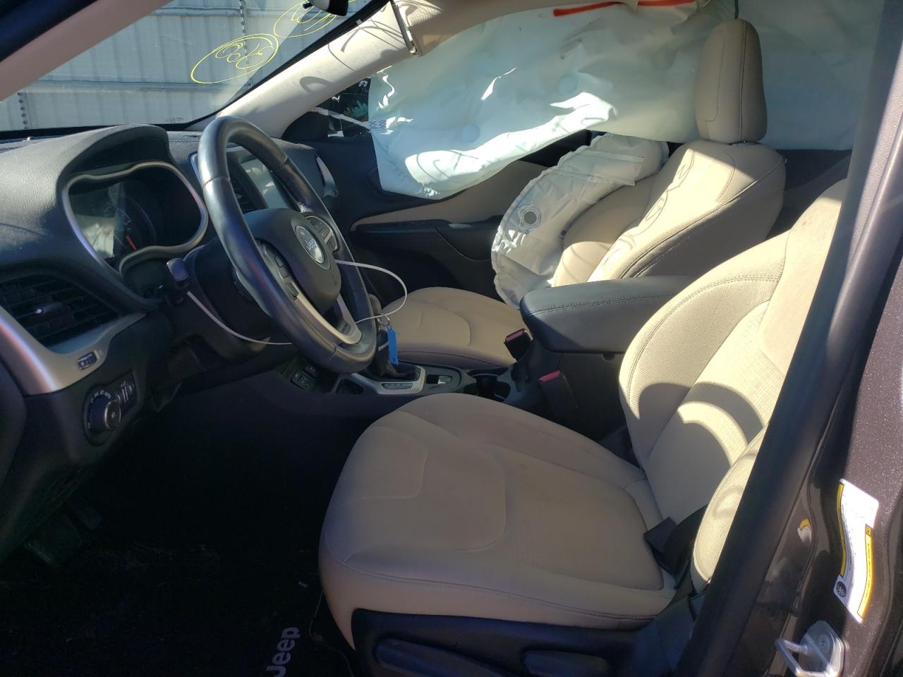 Photo 5 from auction – 2016 JEEP CHEROKEE L with VIN 1C4PJLCB0GW284117