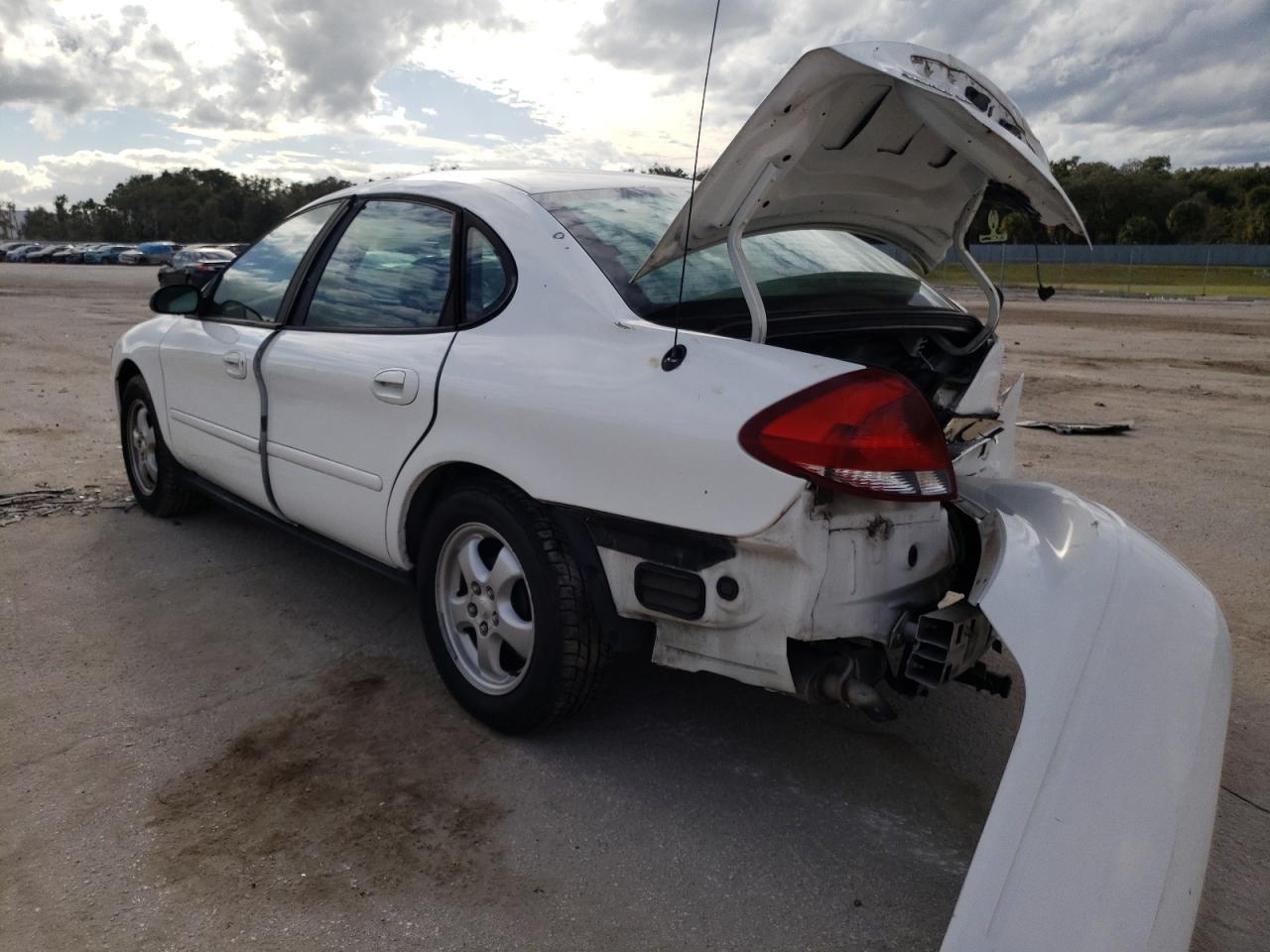 Photo 3 from auction – 2006 FORD TAURUS SE with VIN 1FAFP53U36A115122
