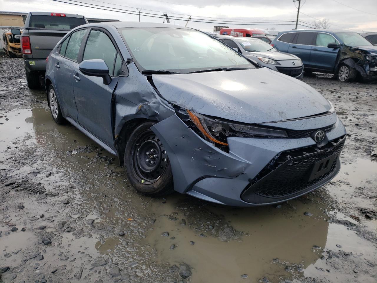 TOYOTA COROLLA LE 2022 with VIN 5YFEPMAE4NP283969 - Photo from auction