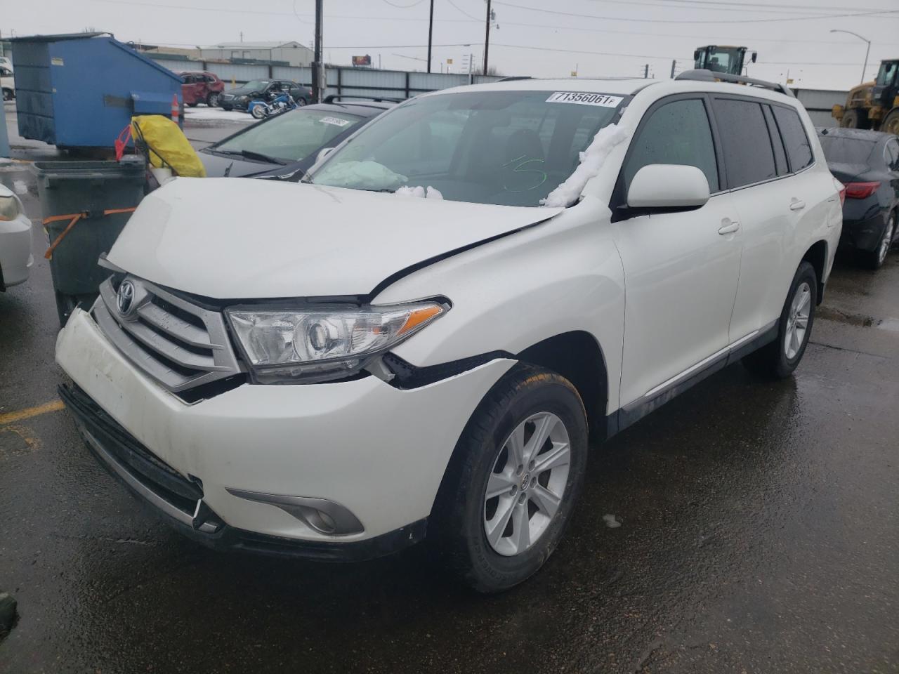 Photo 2 from auction – 2012 TOYOTA HIGHLANDER with VIN 5TDBK3EH4CS157180