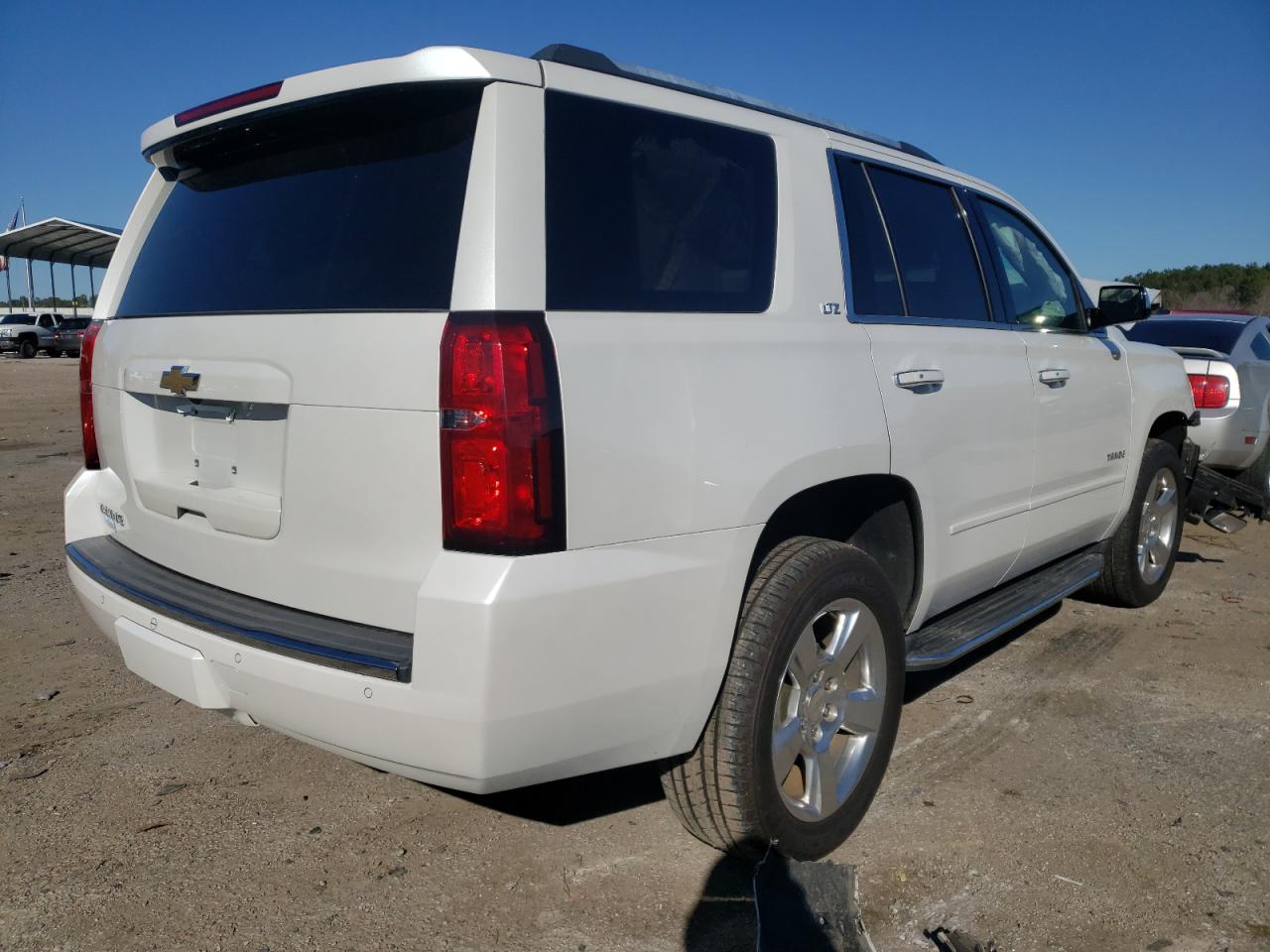 Photo 4 from auction – 2016 CHEVROLET TAHOE C150 with VIN 1GNSCCKC3GR422432
