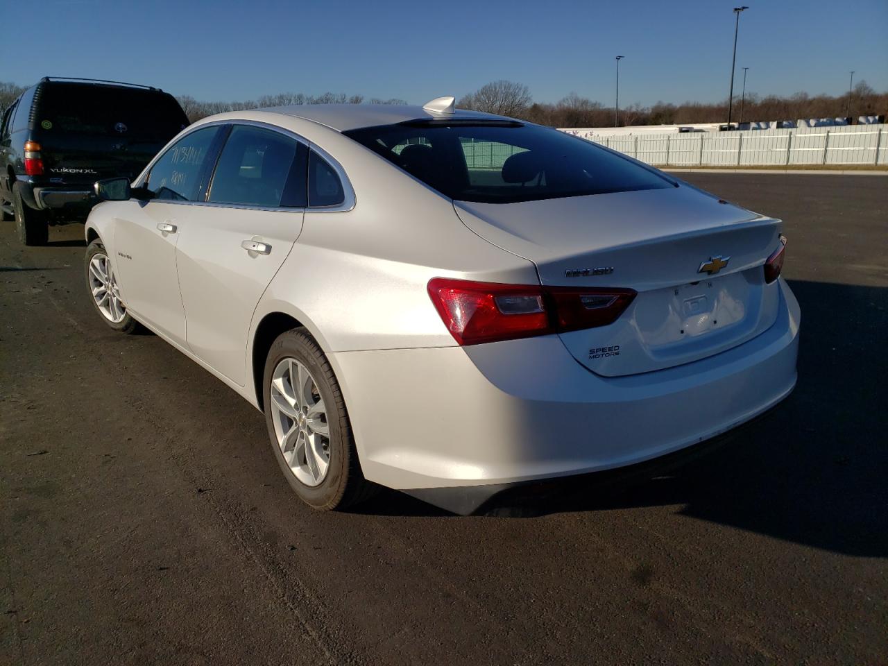 Photo 3 from auction – 2017 CHEVROLET MALIBU LT with VIN 1G1ZE5ST2HF208248