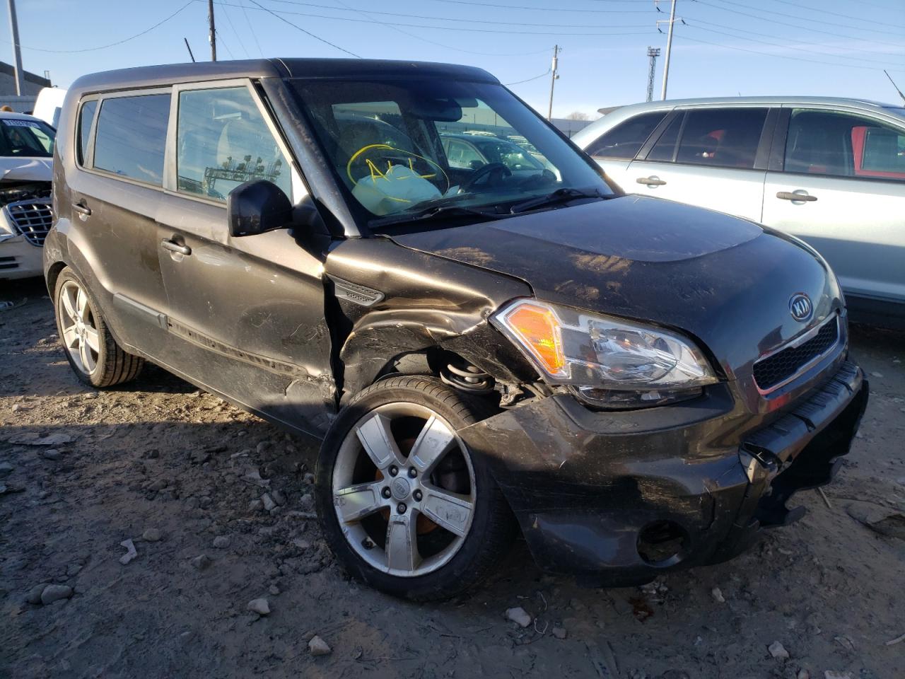 KIA SOUL + 2011 with VIN KNDJT2A23B7253203 - Photo from auction
