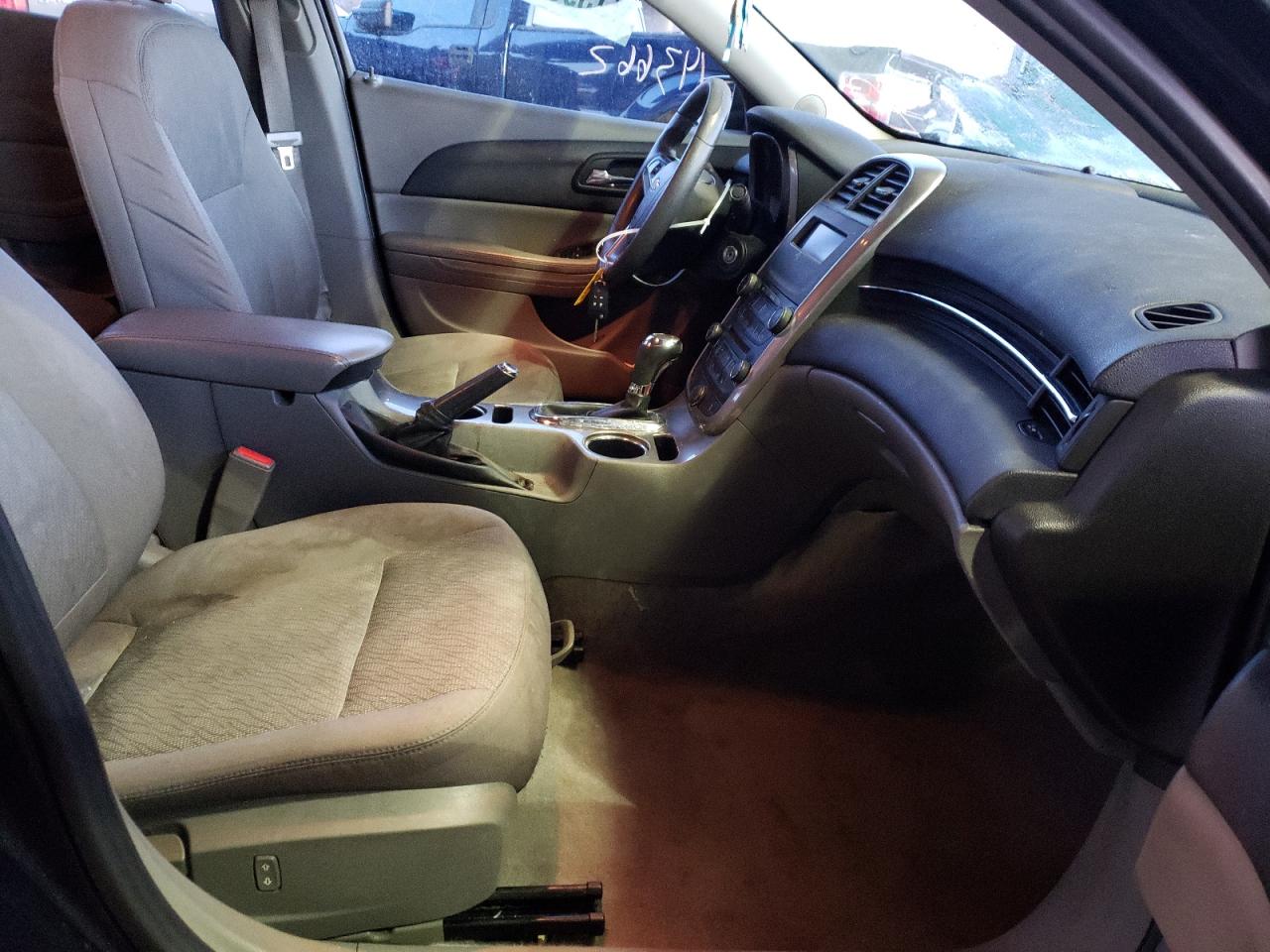 Photo 5 from auction – 2015 CHEVROLET MALIBU LS with VIN 1G11B5SL0FF338404