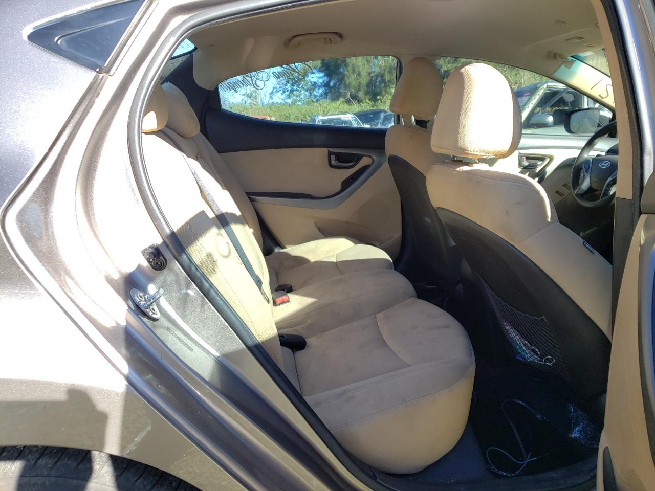 Photo 6 from auction – 2012 HYUNDAI ELANTRA GL with VIN 5NPDH4AEXCH127017