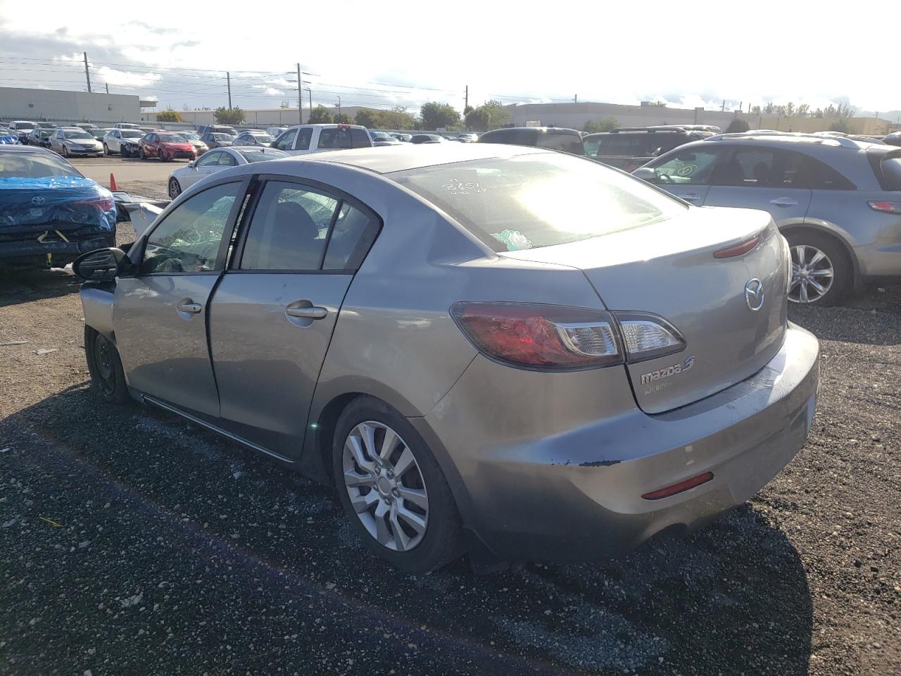 Photo 3 from auction – 2012 MAZDA 3 I with VIN JM1BL1UF2C1648751