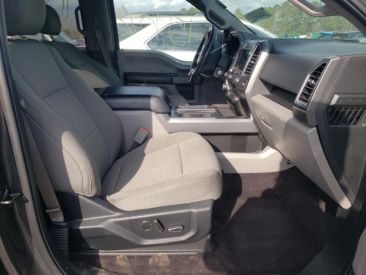 Photo 5 from auction – 2016 FORD F150 SUPER with VIN 1FTEW1CP9GFC25995