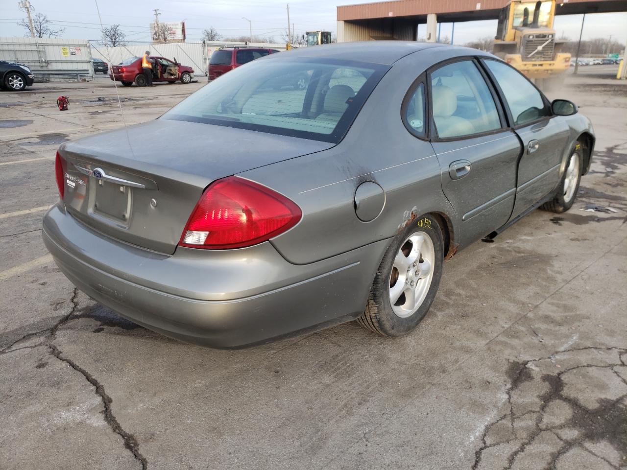 Photo 4 from auction – 2002 FORD TAURUS SES with VIN 1FAFP55U42G167556