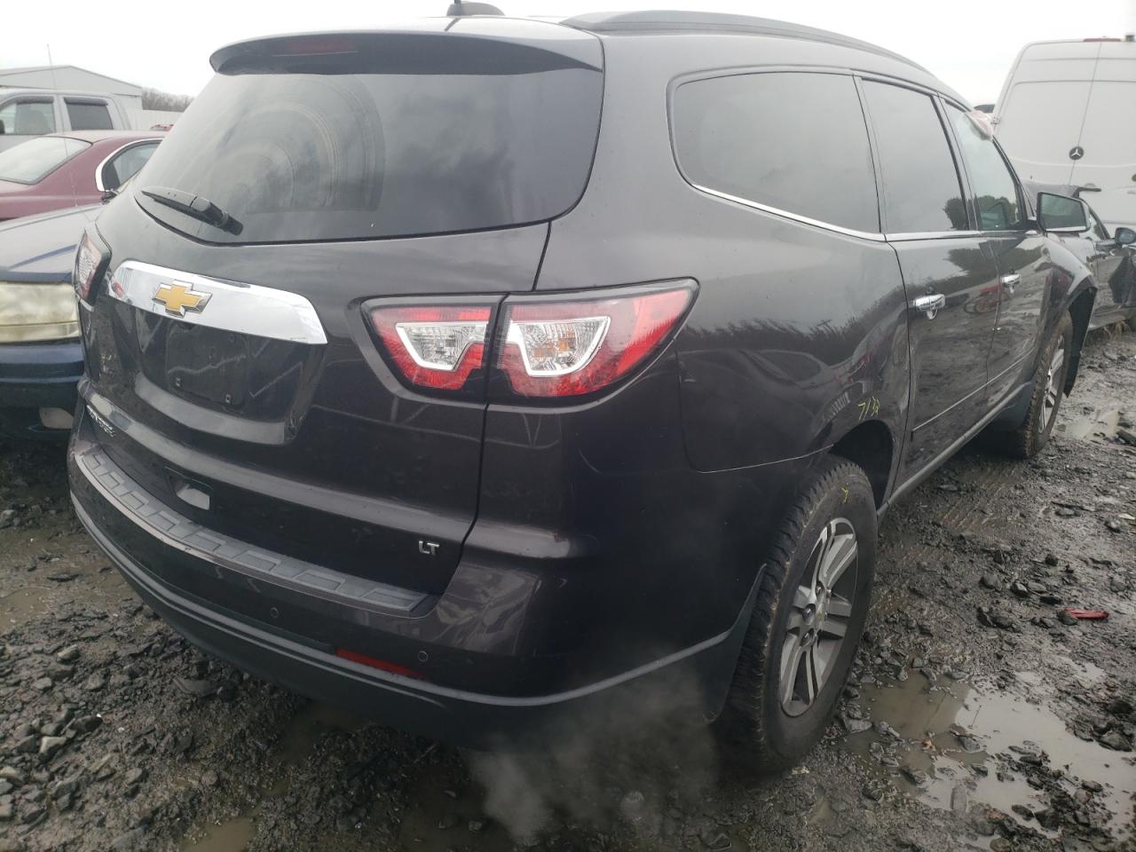 Photo 4 from auction – 2017 CHEVROLET TRAVERSE L with VIN 1GNKRGKD2HJ204772