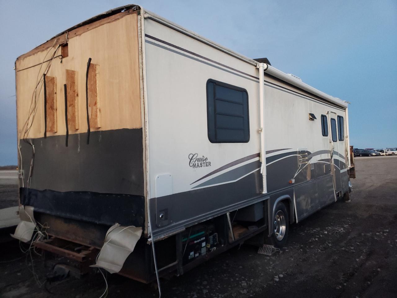 Photo 4 from auction – 2001 GEOR CRUISEMAST with VIN 1FCNF53S8Y0A12195