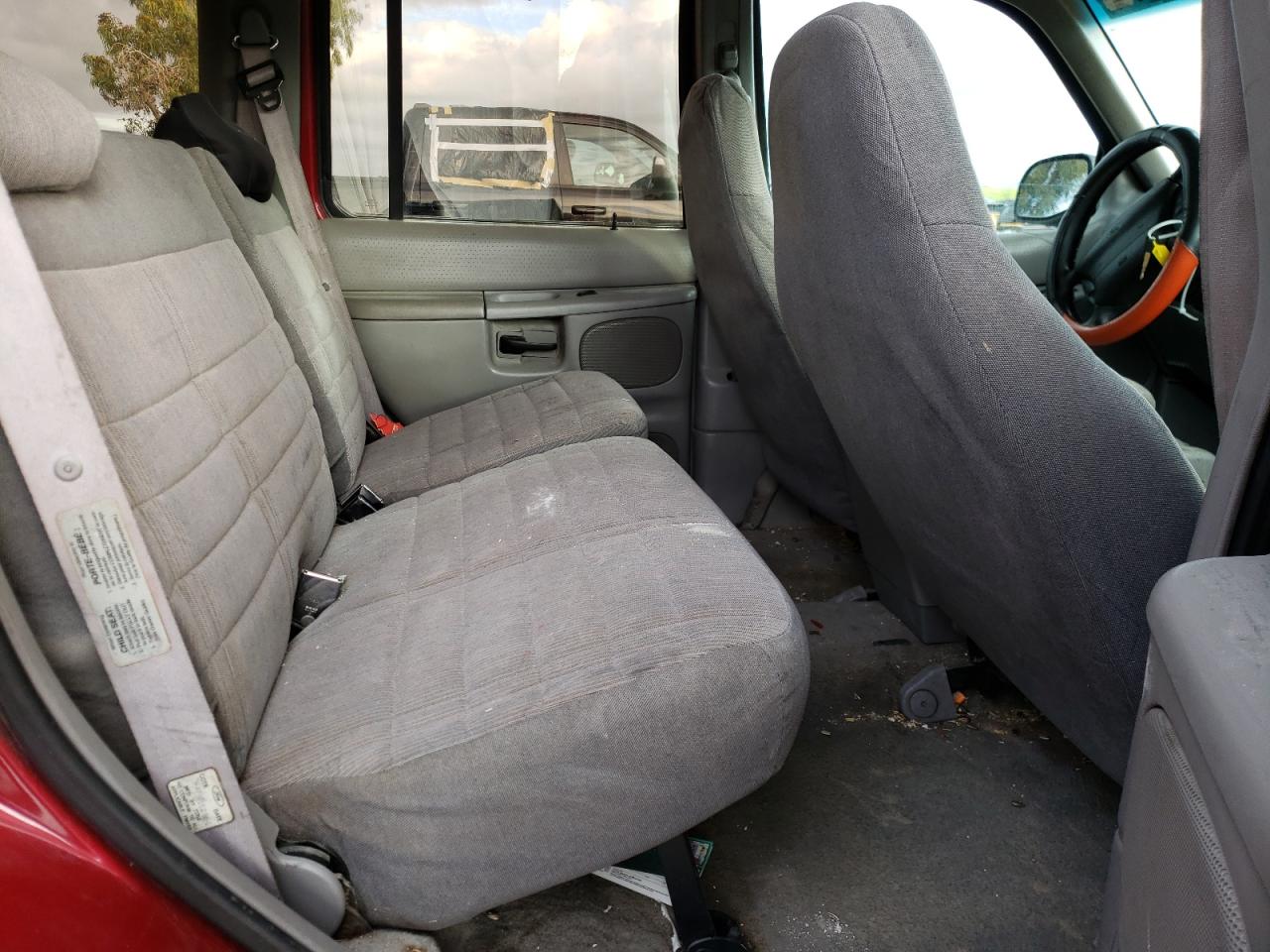 Photo 6 from auction – 1996 FORD EXPLORER with VIN 1FMDU34X9TUD17010
