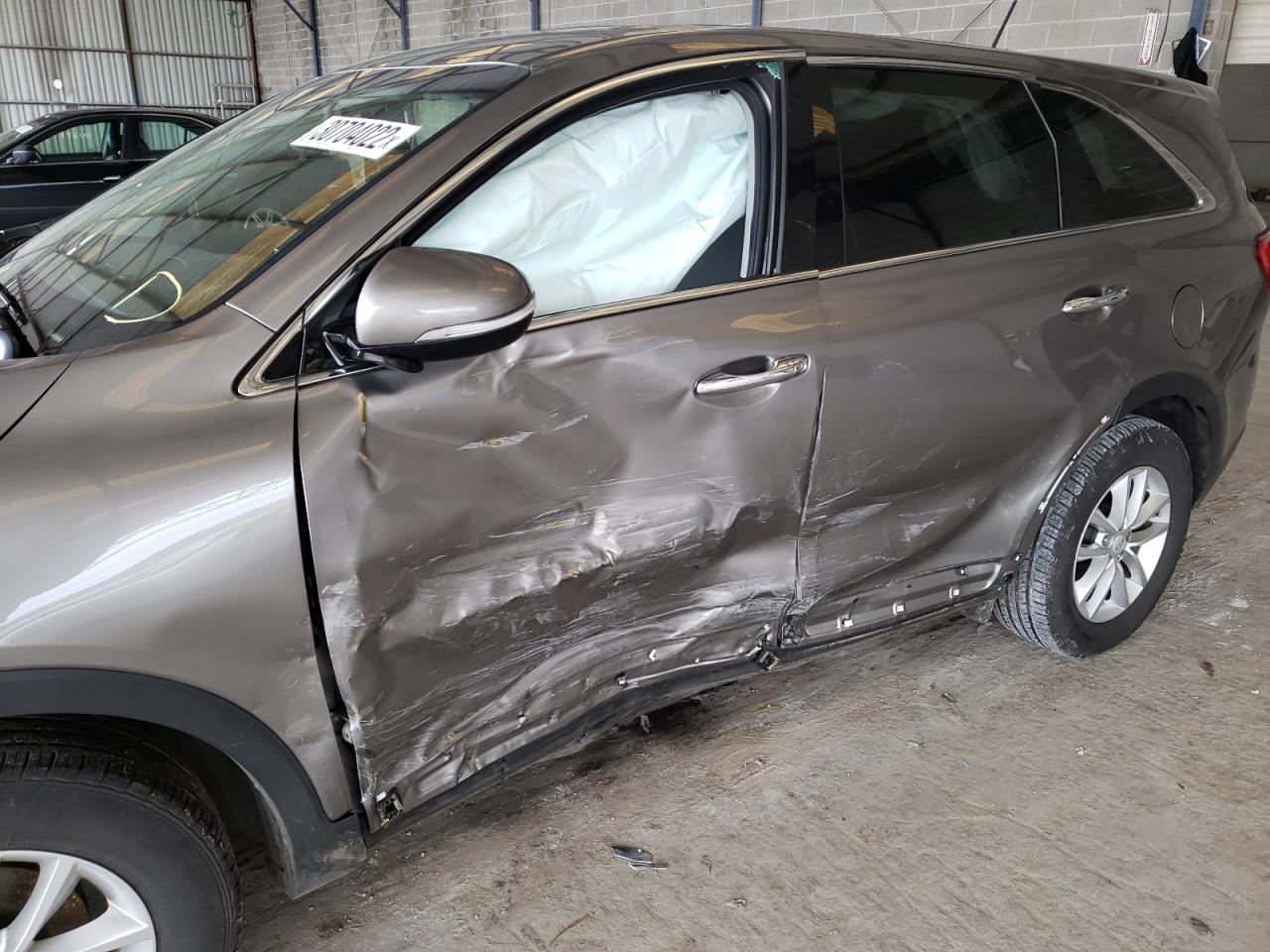 Photo 9 from auction – 2018 KIA SORENTO LX with VIN 5XYPG4A35JG424652