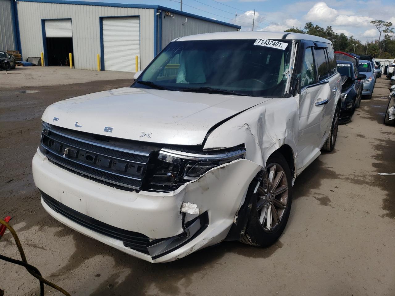 Photo 2 from auction – 2015 FORD FLEX LIMIT with VIN 2FMHK6D82FBA02867