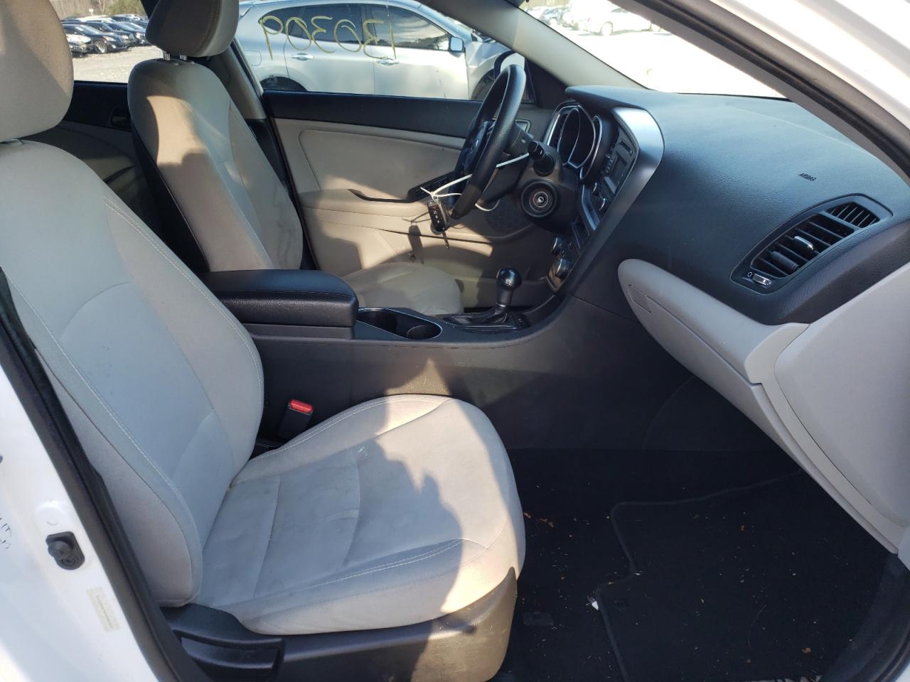 Photo 5 from auction – 2015 KIA OPTIMA LX with VIN 5XXGM4A76FG486522
