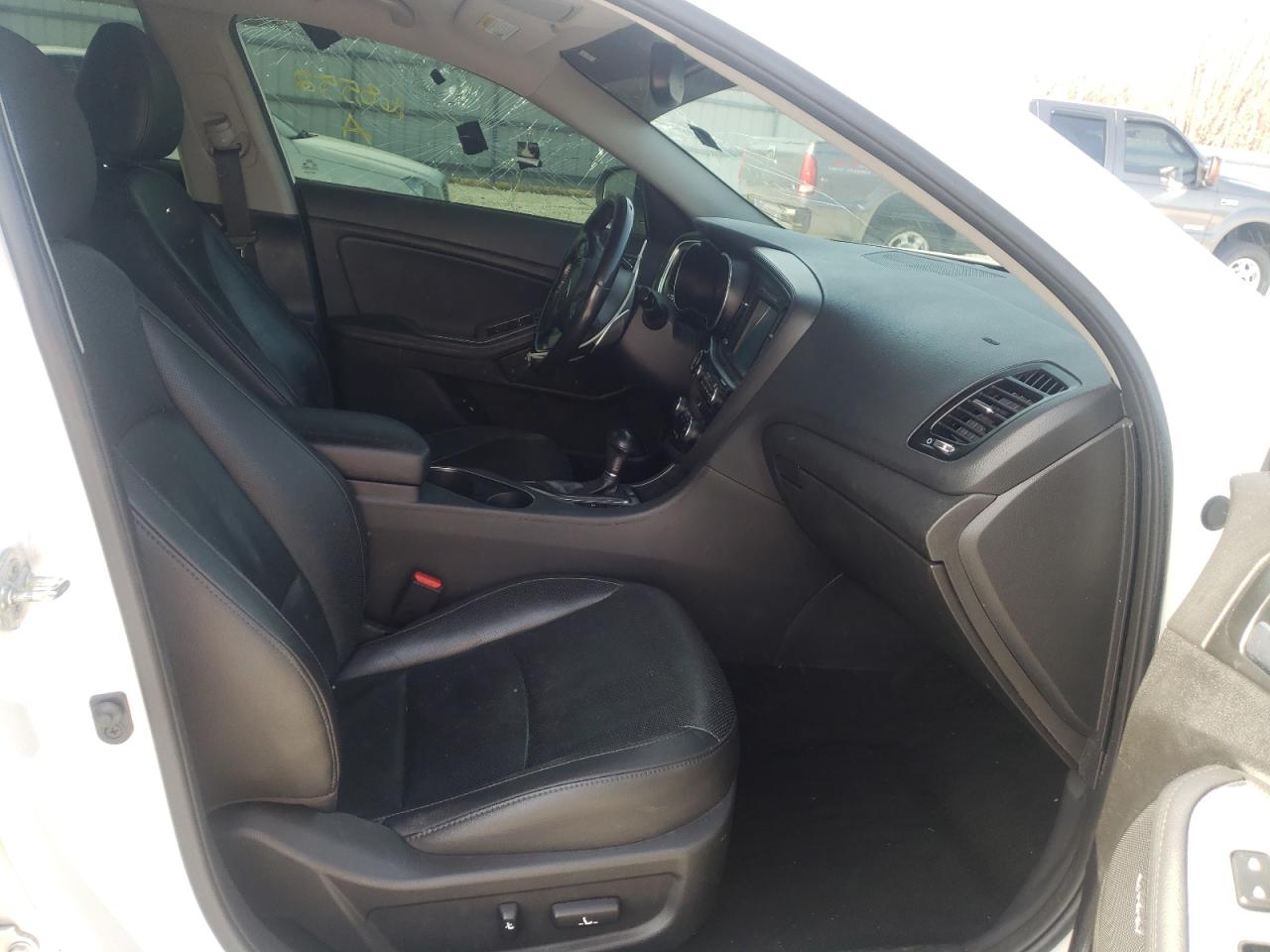 Photo 5 from auction – 2015 KIA OPTIMA SX with VIN 5XXGR4A79FG411752
