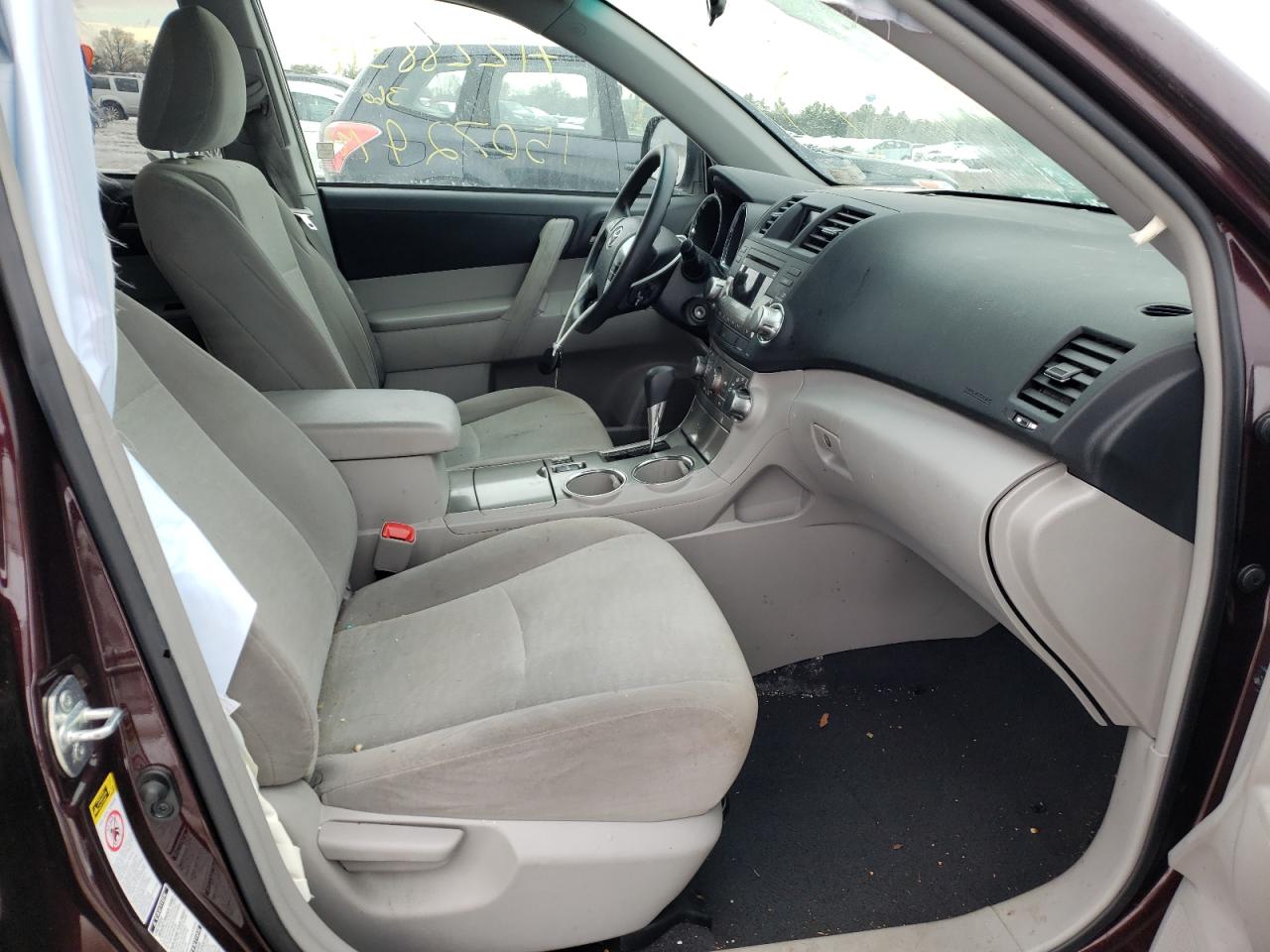 Photo 5 from auction – 2012 TOYOTA HIGHLANDER with VIN 5TDBK3EHXCS158110