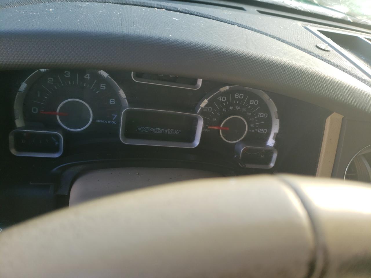 Photo 8 from auction – 2008 FORD EXPEDITION with VIN 1FMFU15588LA05901