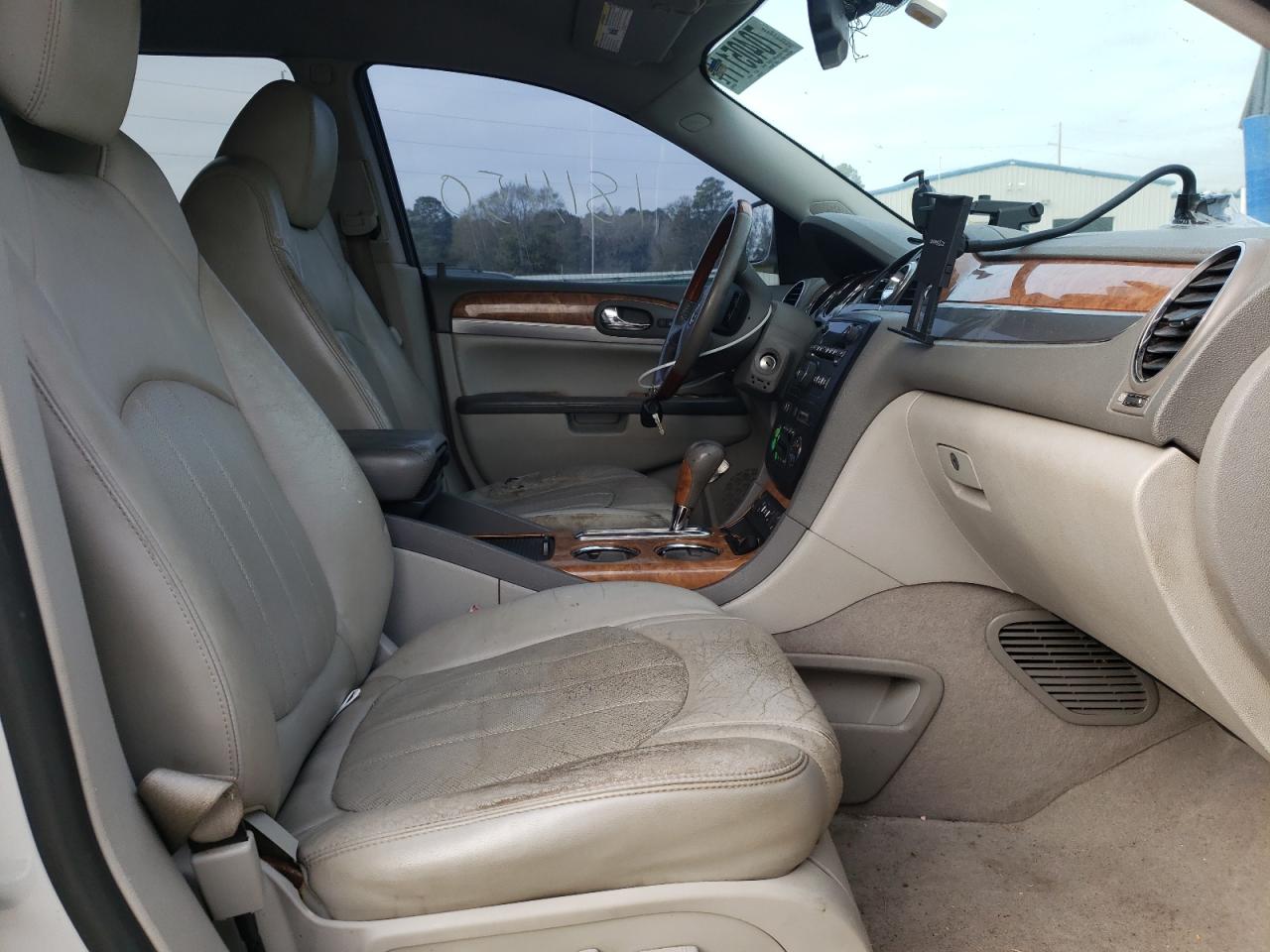 Photo 5 from auction – 2011 BUICK ENCLAVE CX with VIN 5GAKRBED9BJ357021
