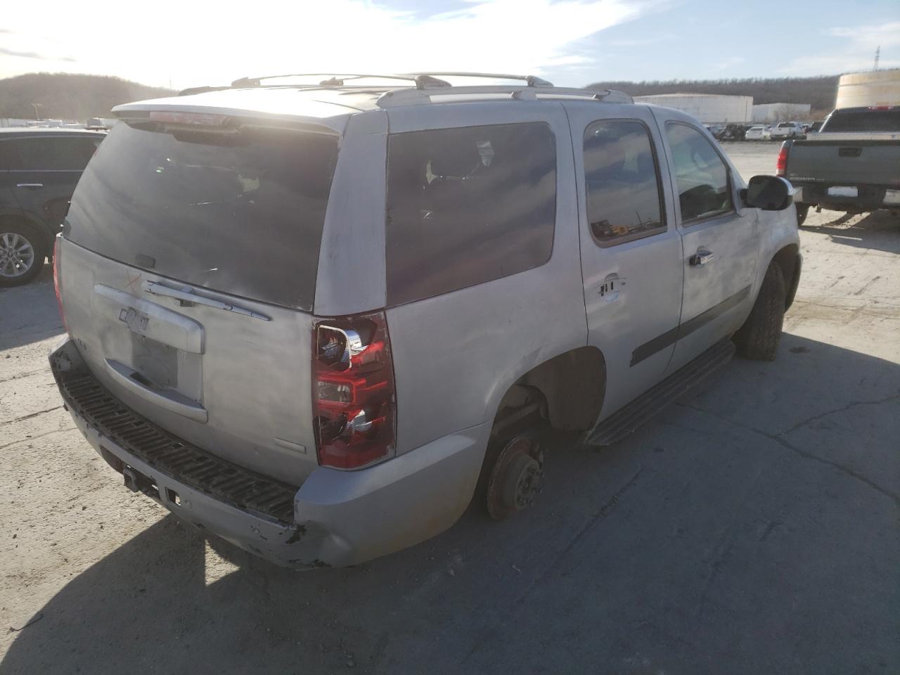 Photo 4 from auction – 2011 CHEVROLET TAHOE C150 with VIN 1GNSCAE08BR171552