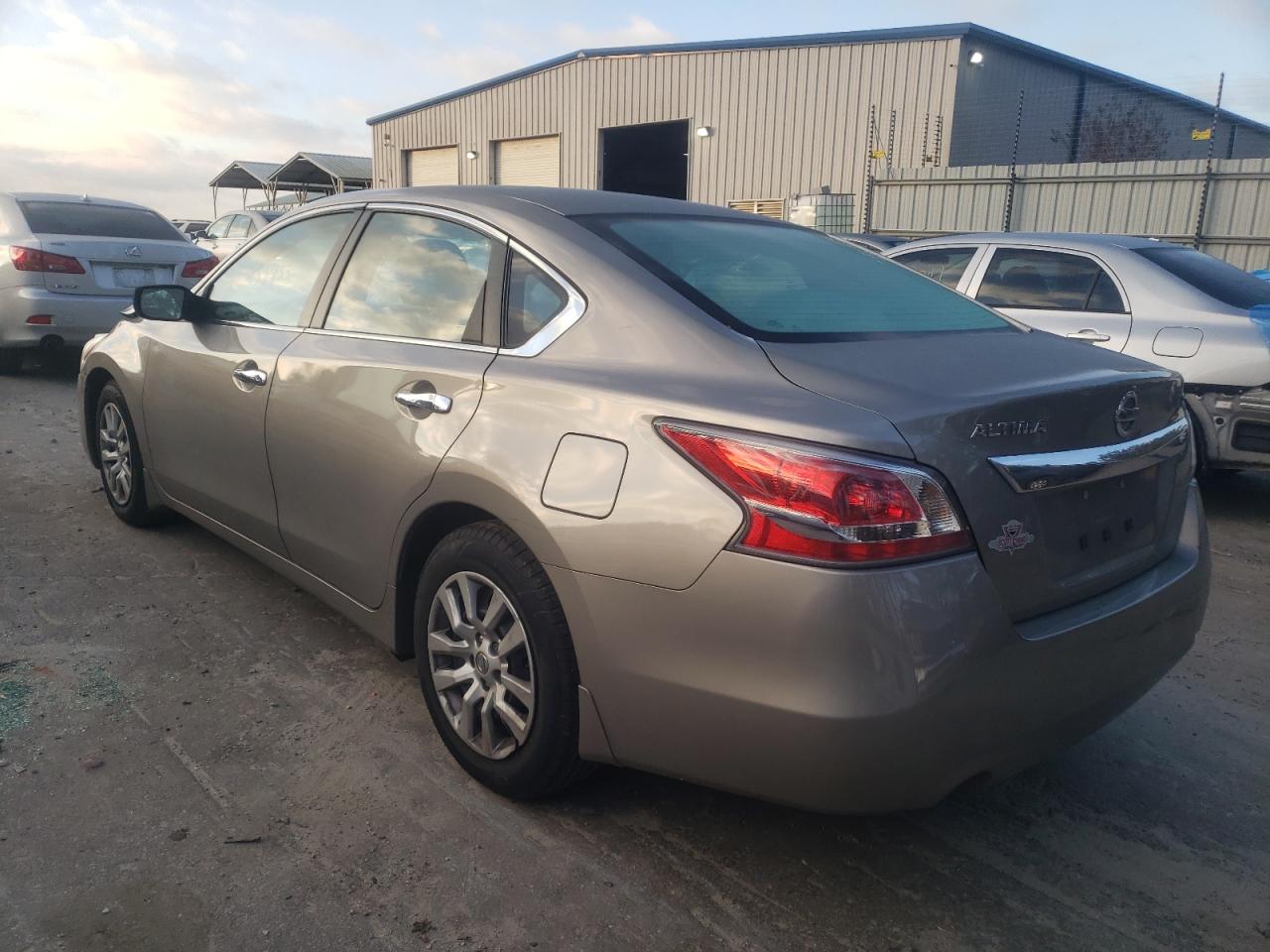 Photo 3 from auction – 2015 NISSAN ALTIMA 2.5 with VIN 1N4AL3AP4FC471753