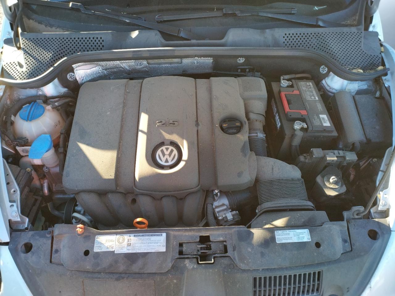 Photo 7 from auction – 2012 VOLKSWAGEN BEETLE with VIN 3VWJP7AT8CM624659