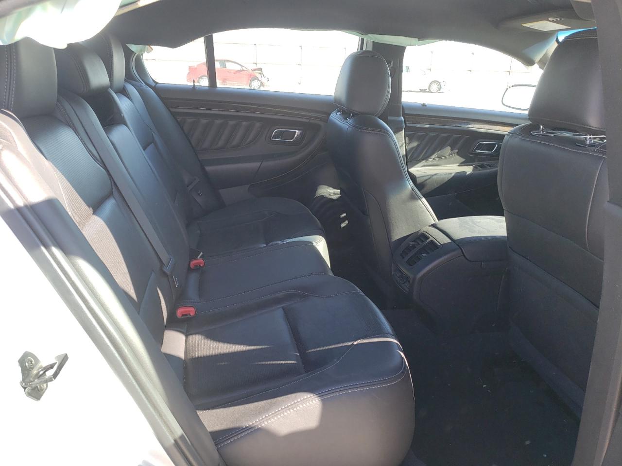 صورة رقم 6 من المزاد - 2019 FORD TAURUS LIM مع VIN 1FAHP2F87KG109871