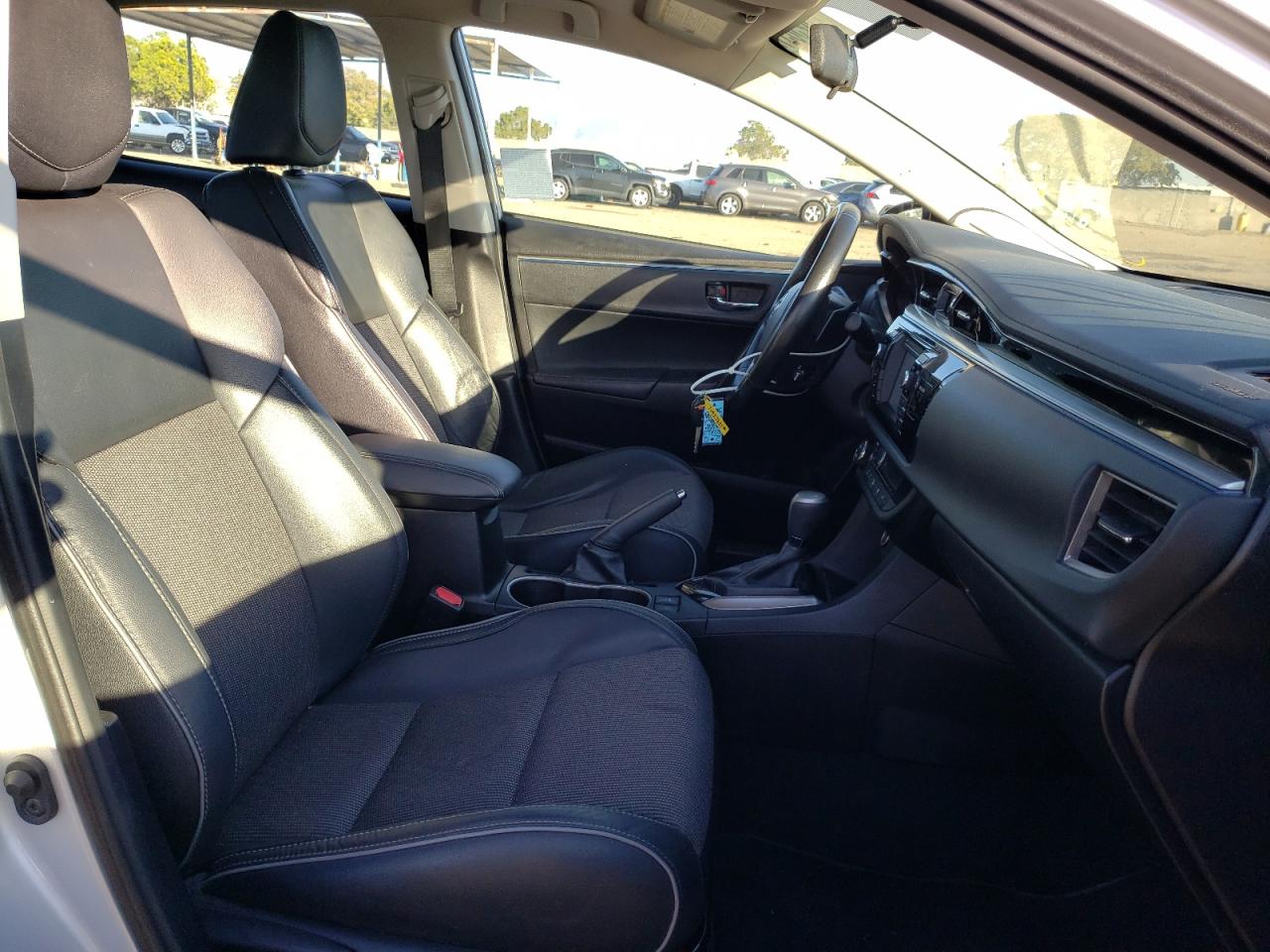 Photo 5 from auction – 2016 TOYOTA COROLLA L with VIN 5YFBURHE4GP451482