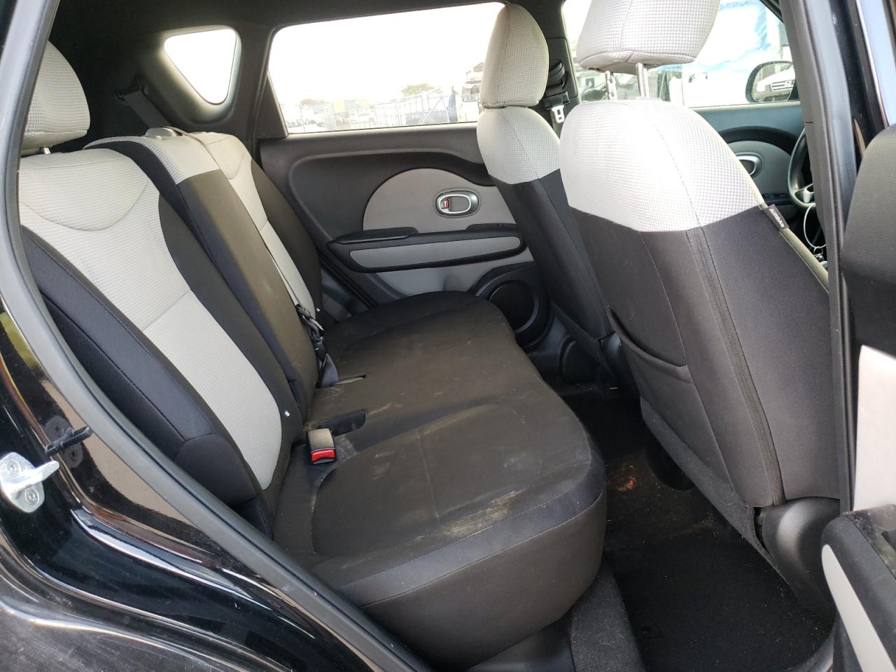 Photo 6 from auction – 2014 KIA SOUL with VIN KNDJN2A26E7012704