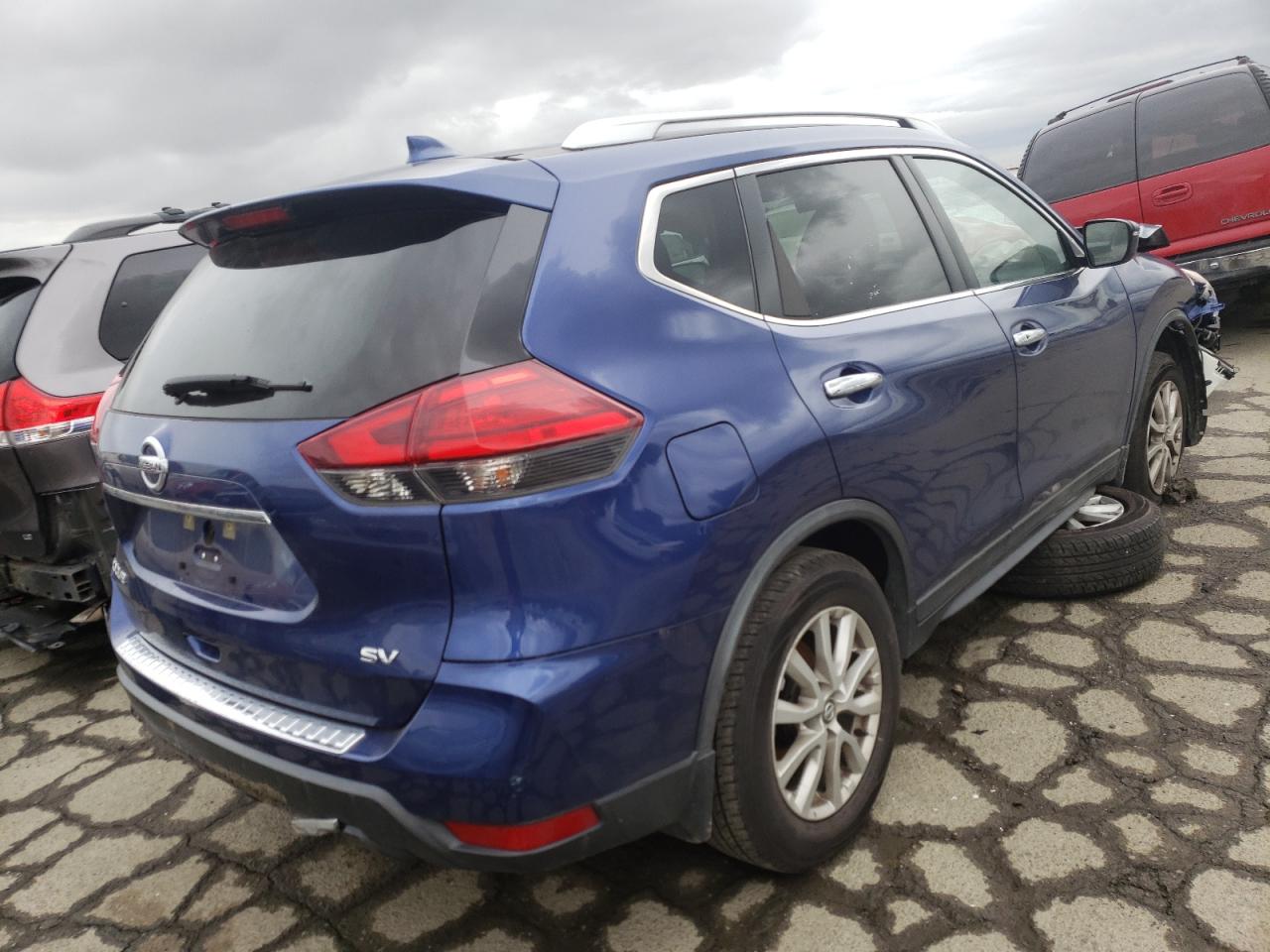 Photo 4 from auction – 2017 NISSAN ROGUE S with VIN KNMAT2MTXHP597978
