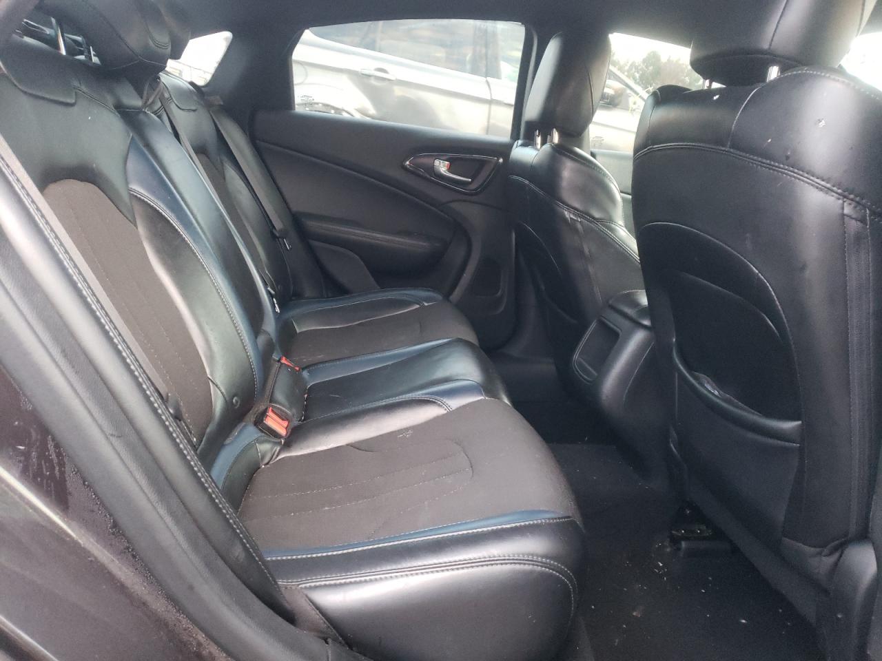 Photo 16 from auction – 2016 CHRYSLER 200 S with VIN 1C3CCCBB1GN114286