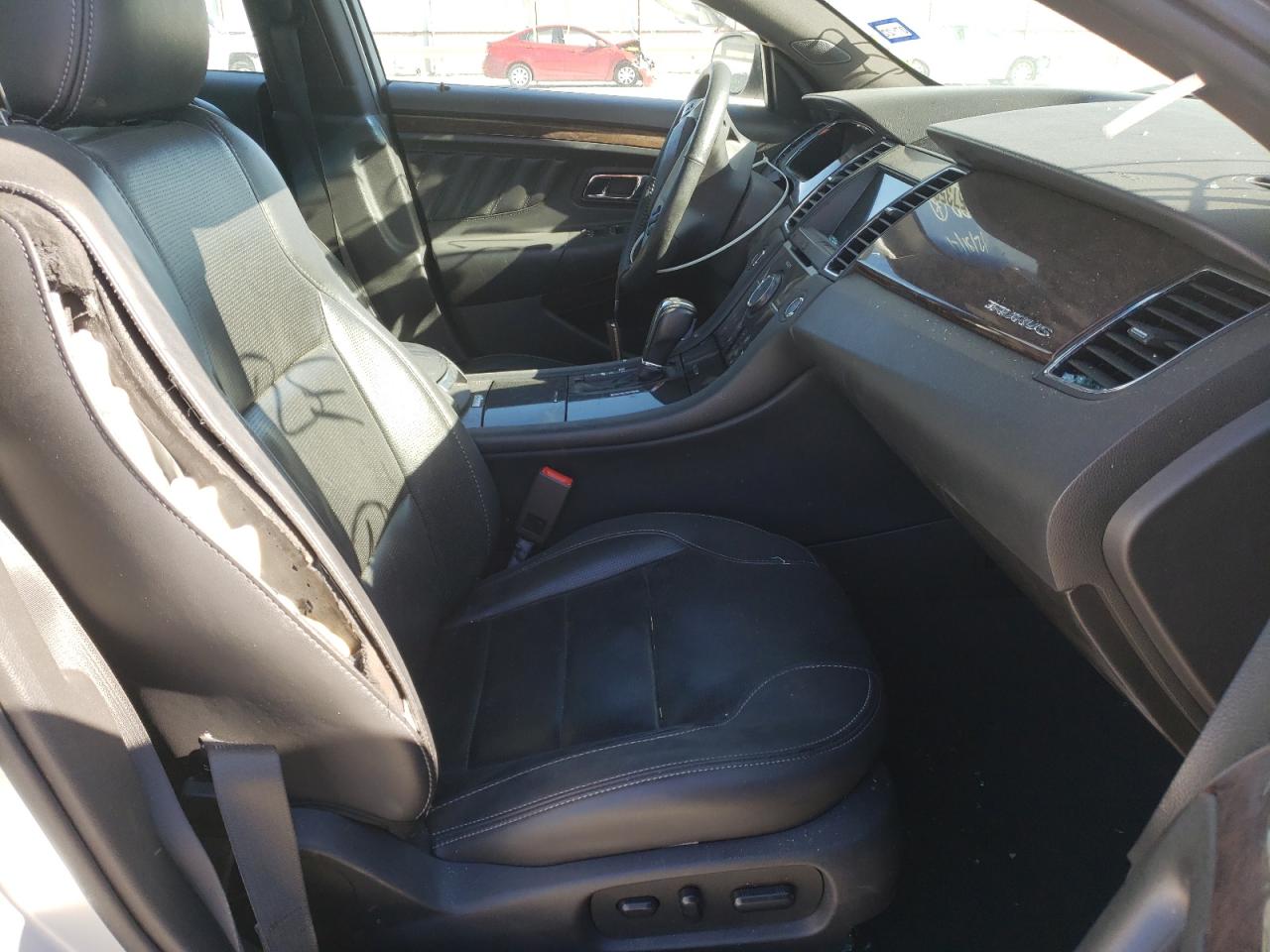 صورة رقم 5 من المزاد - 2019 FORD TAURUS LIM مع VIN 1FAHP2F87KG109871