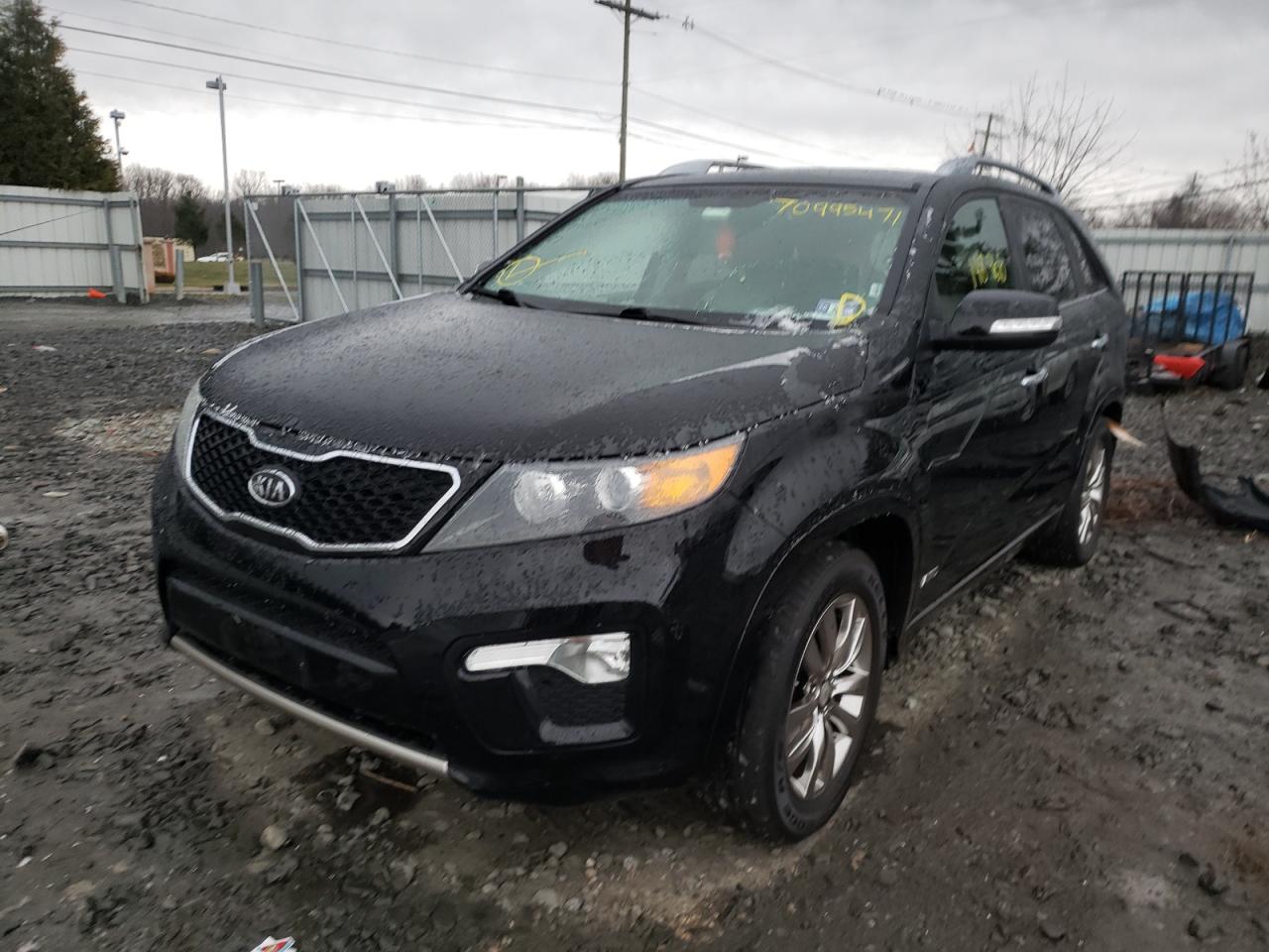 Photo 2 from auction – 2013 KIA SORENTO SX with VIN 5XYKWDA24DG354750