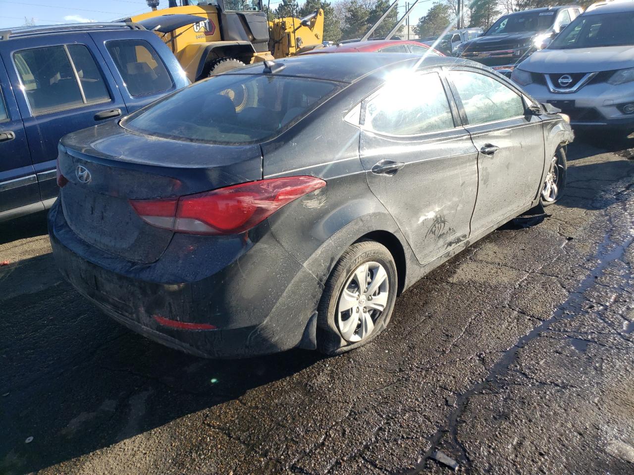 Photo 4 from auction – 2016 HYUNDAI ELANTRA SE with VIN 5NPDH4AE0GH722013