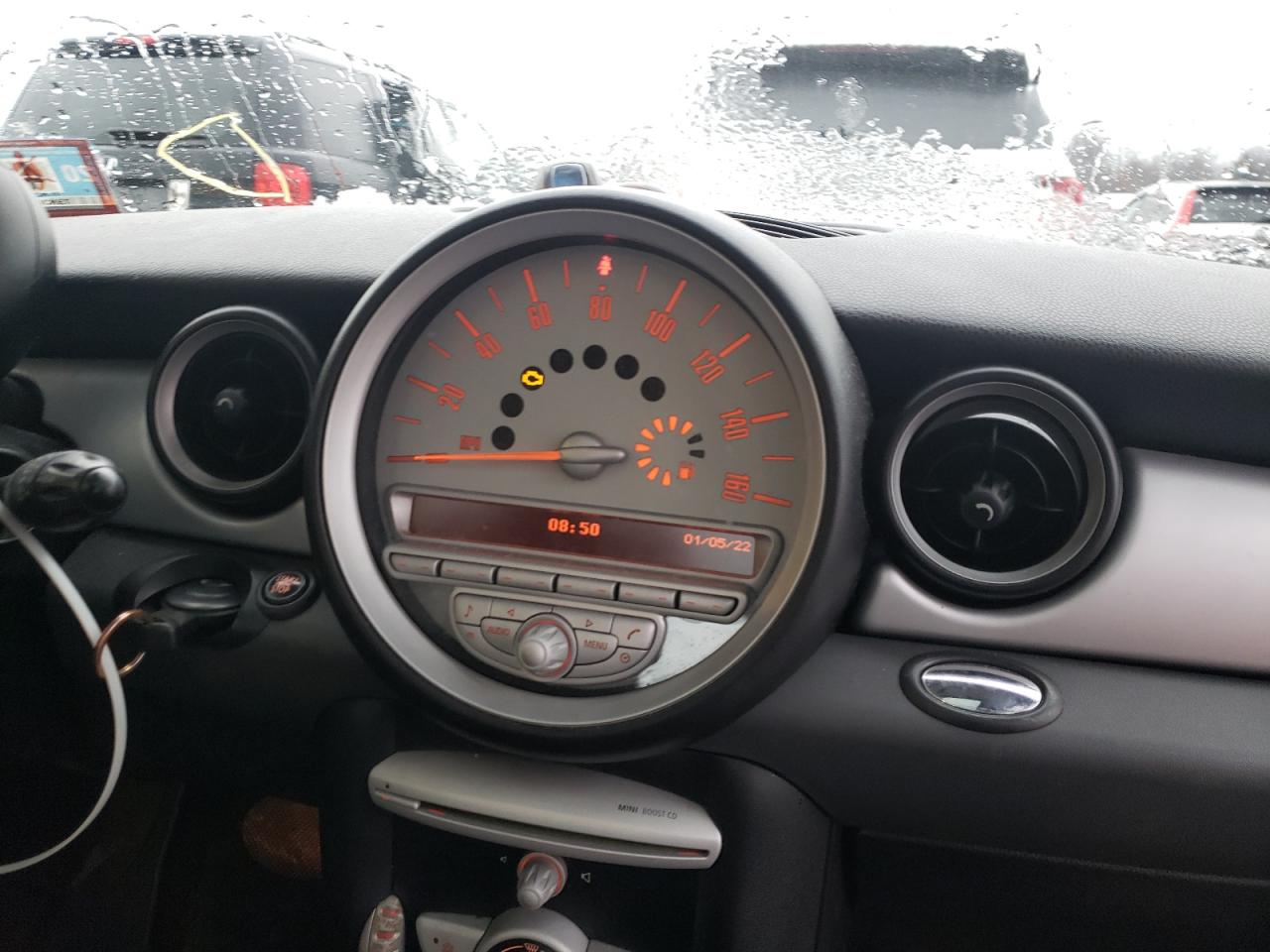 Photo 9 from auction – 2010 MINI COOPER with VIN WMWMF3C54ATZ64557
