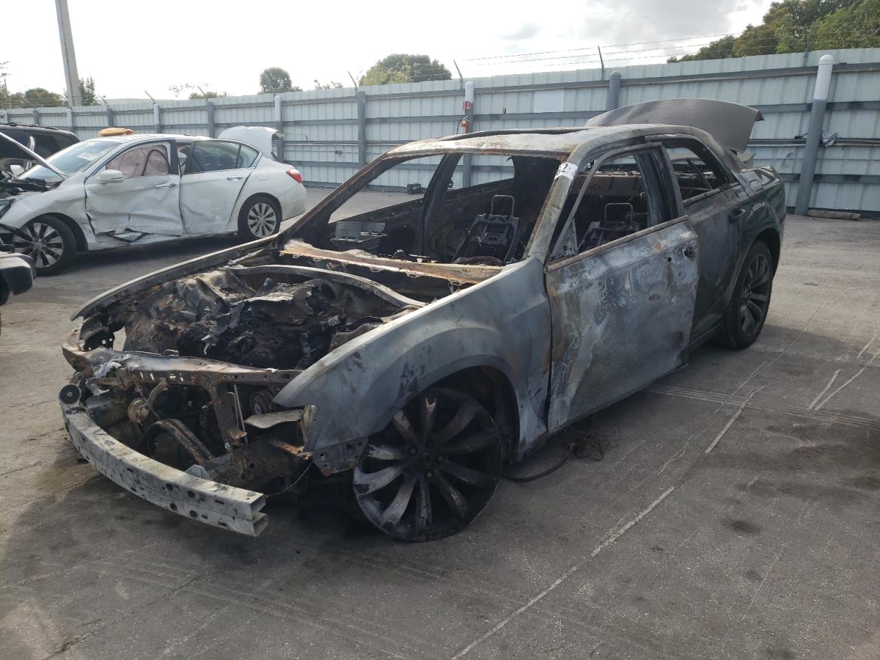 Photo 2 from auction – 2014 CHRYSLER 300 S with VIN 2C3CCABG9EH286653