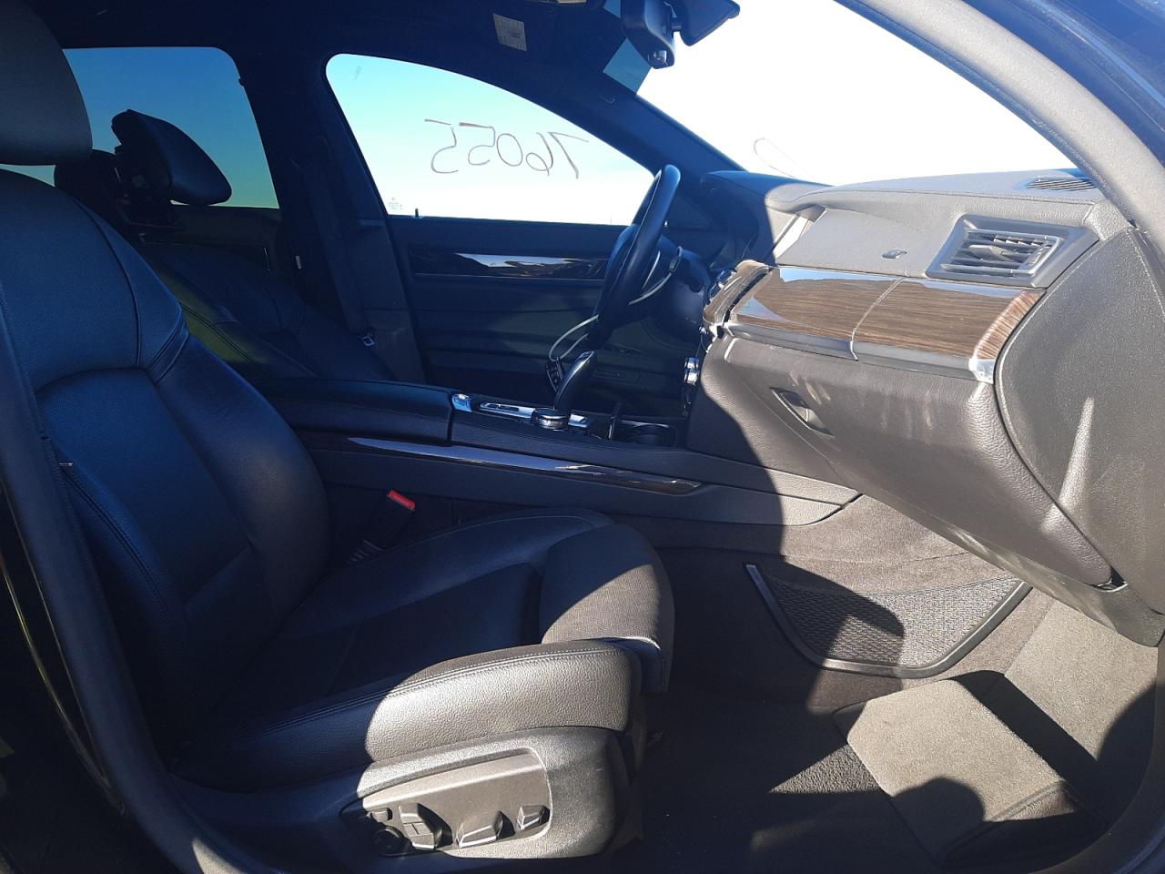 صورة رقم 5 من المزاد - 2015 BMW 740 LI مع VIN WBAYE4C58FD947093