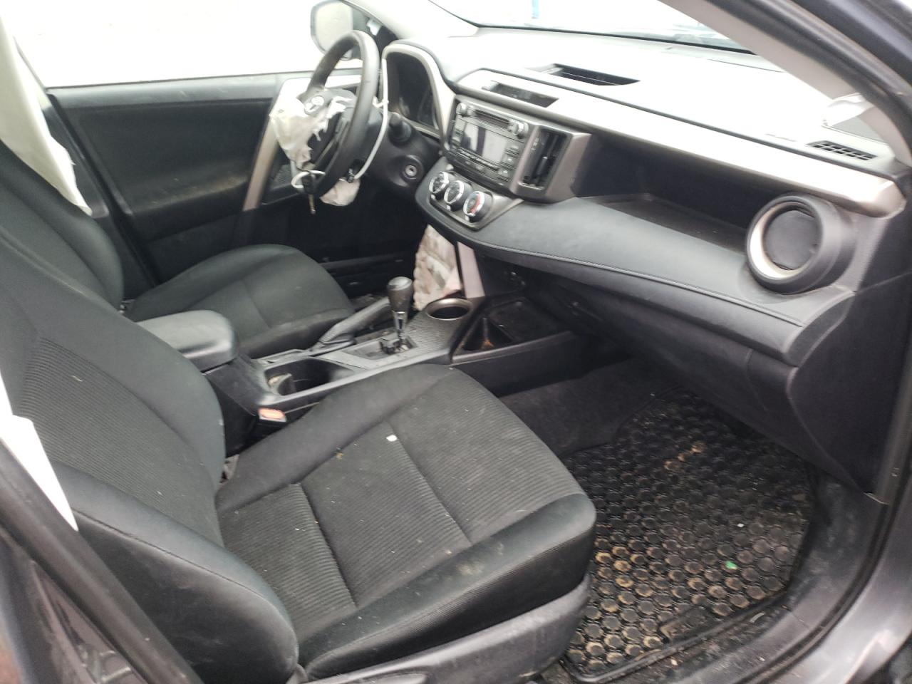 Photo 5 from auction – 2014 TOYOTA RAV4 LE with VIN 2T3BFREV9EW169940