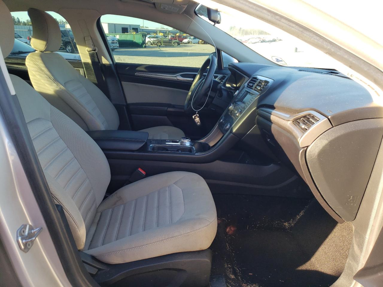 Photo 5 from auction – 2018 FORD FUSION S with VIN 3FA6P0G76JR210344