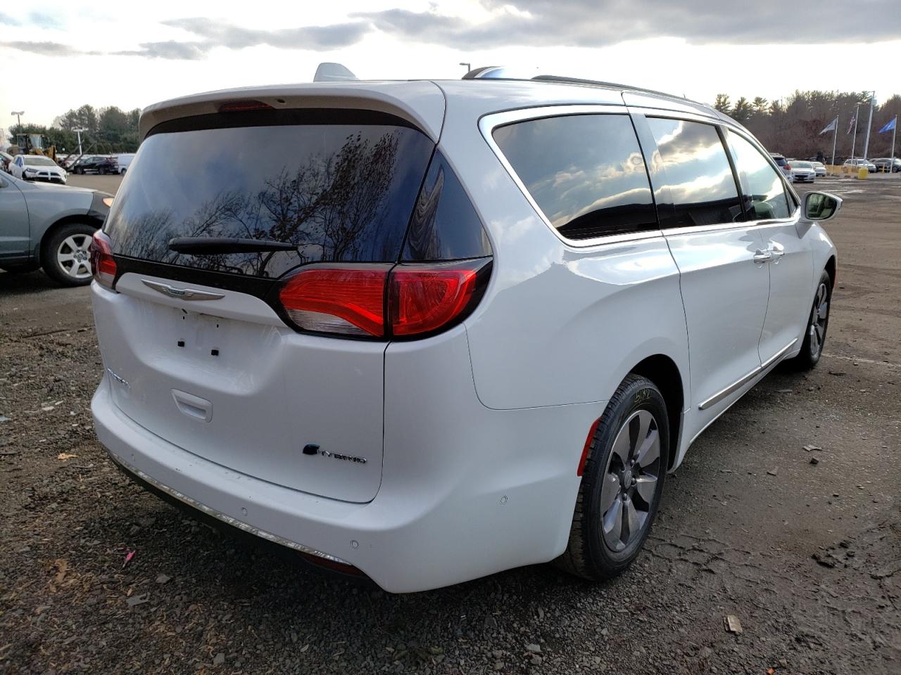 Photo 4 from auction – 2018 CHRYSLER PACIFICA H with VIN 2C4RC1N75JR105490