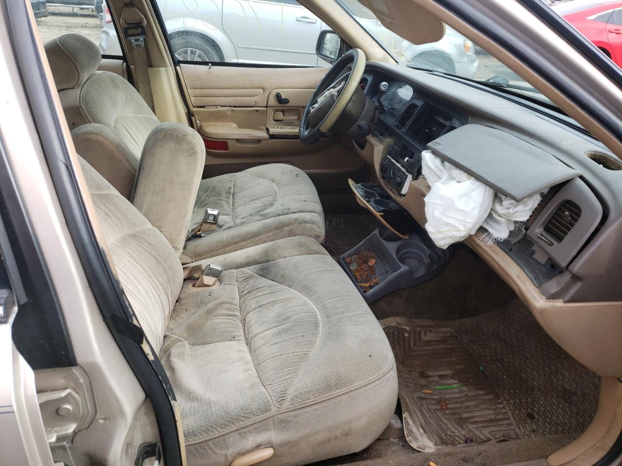Photo 5 from auction – 1997 FORD CROWN VICT with VIN 2FALP74W3VX234650