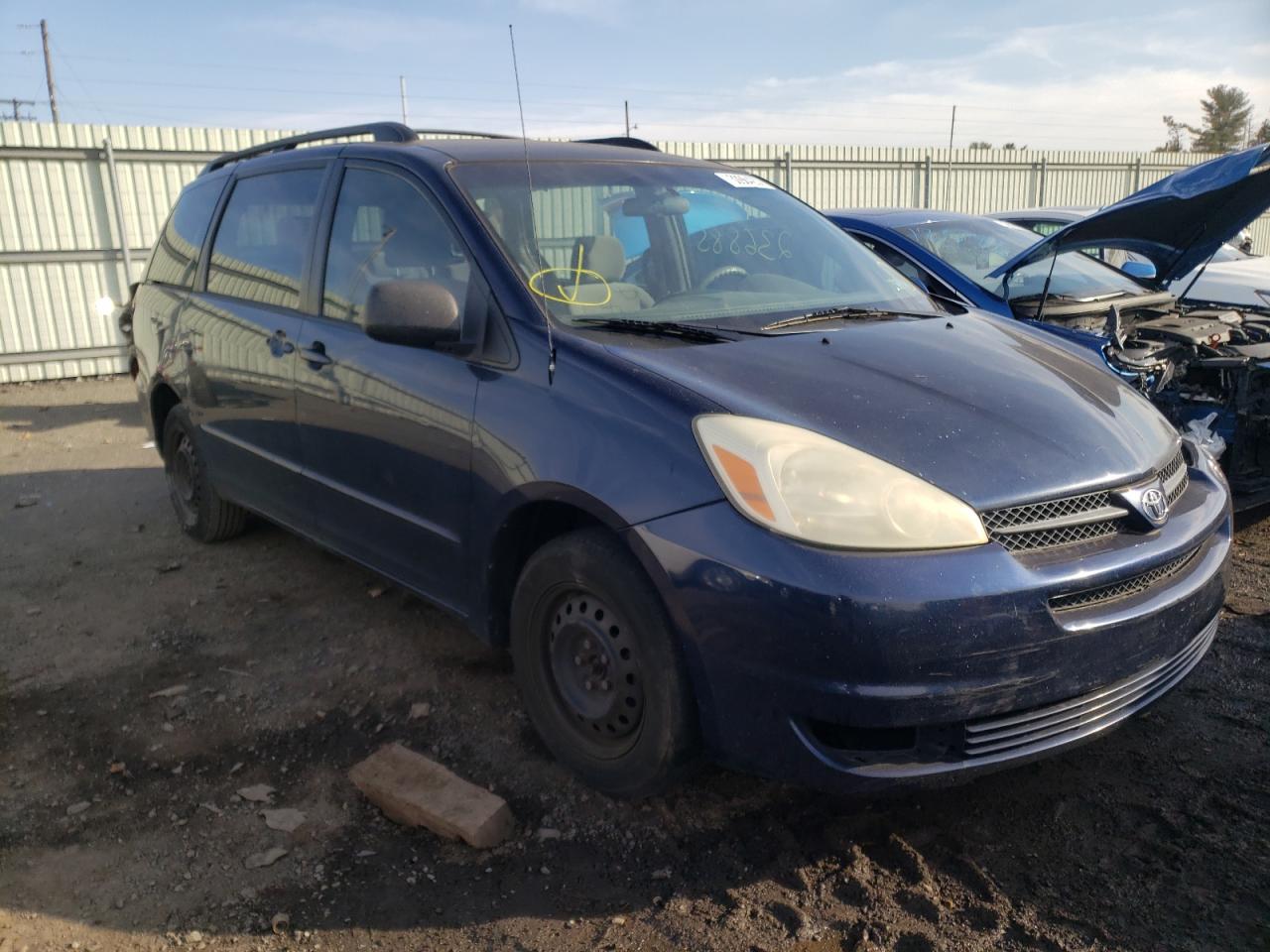 TOYOTA SIENNA CE 2004 with VIN 5TDZA23C04S027949 - Photo from auction