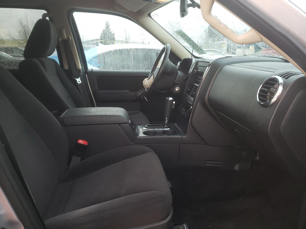 Photo 5 from auction – 2010 FORD EXPLORER X with VIN 1FMEU7DE2AUB07808