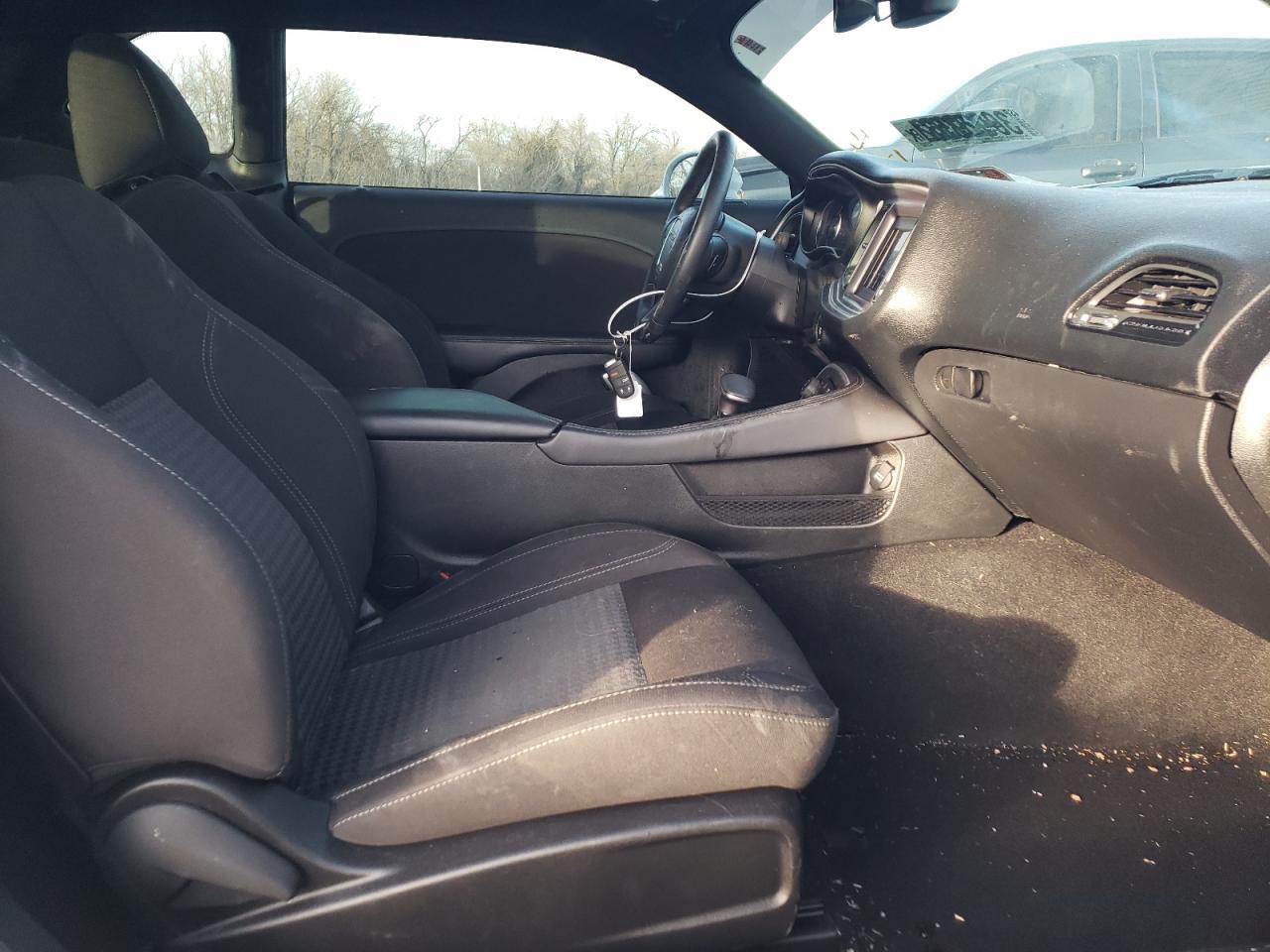 Photo 5 from auction – 2019 DODGE CHALLENGER with VIN 2C3CDZAG4KH672115