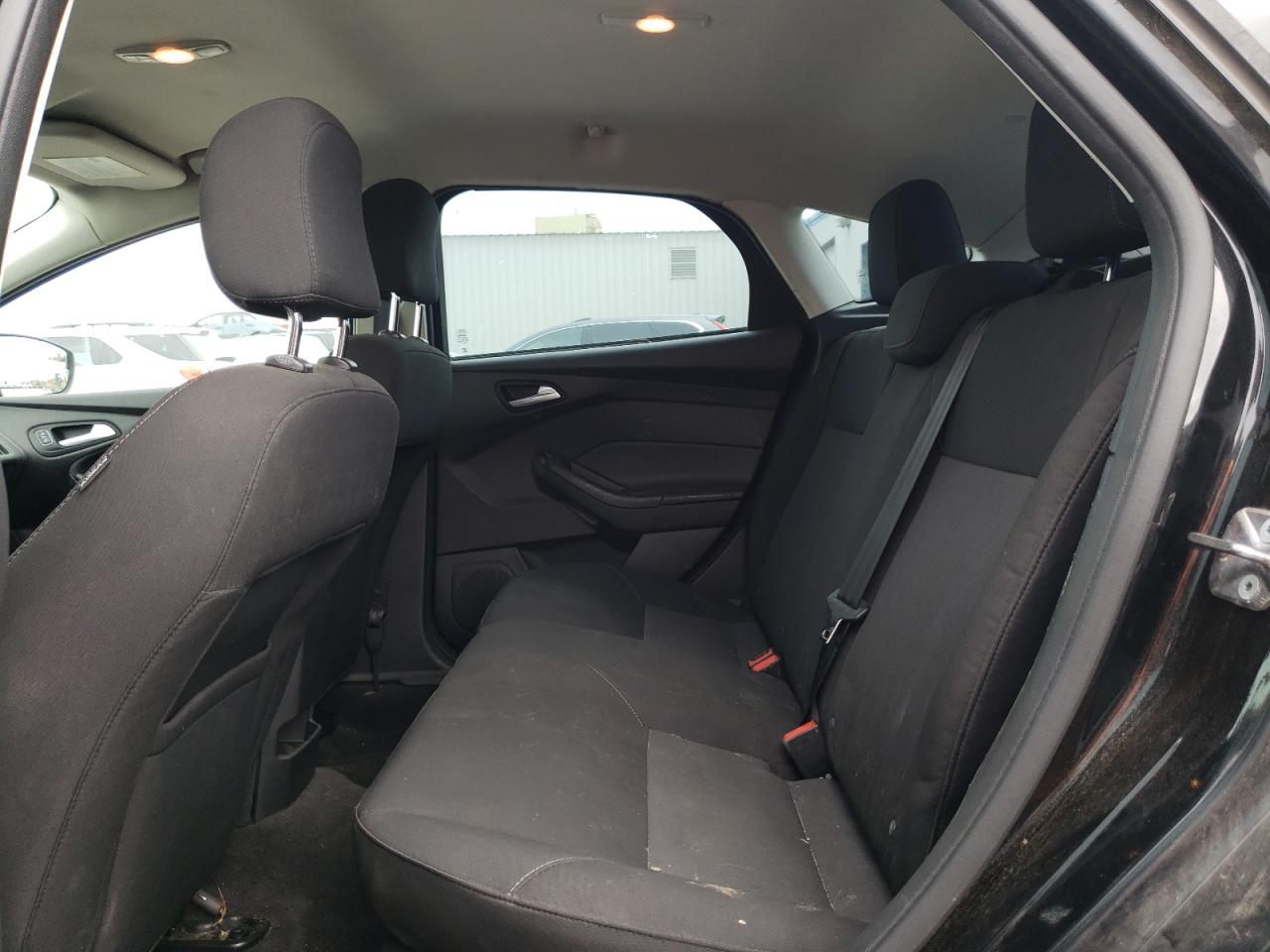 Photo 6 from auction – 2015 FORD FOCUS SE with VIN 1FADP3K21FL329560
