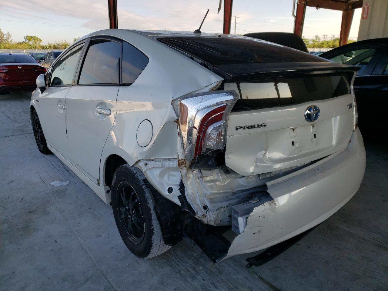 Zdjęcie 3 z aukcji – 2013 TOYOTA PRIUS z VIN JTDKN3DU8D1629451