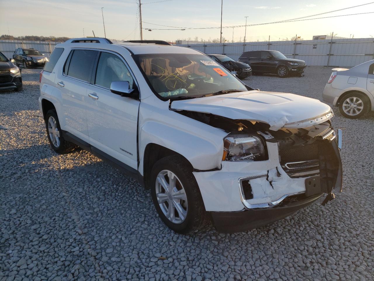GMC TERRAIN SL 2017 with VIN 2GKFLPE33H6337377 - Photo from auction